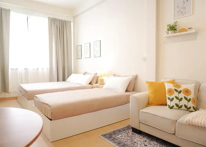 Гостевой дом Buddy House In Chinatown - Private Walk To Mrt Бангкок