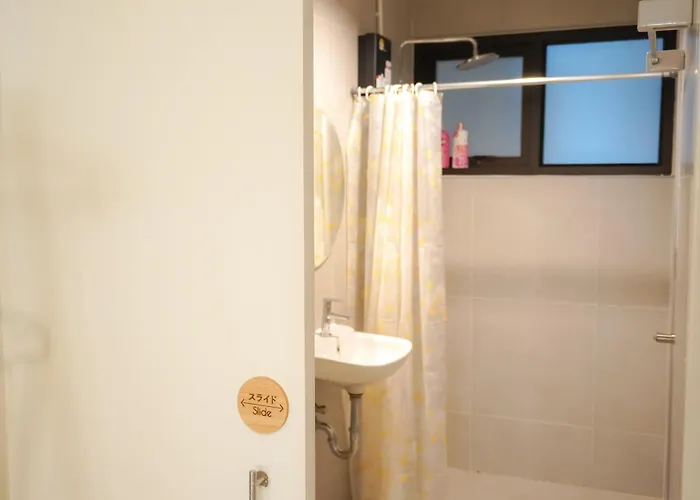Гостевой дом Buddy House In Chinatown - Private Walk To Mrt Бангкок