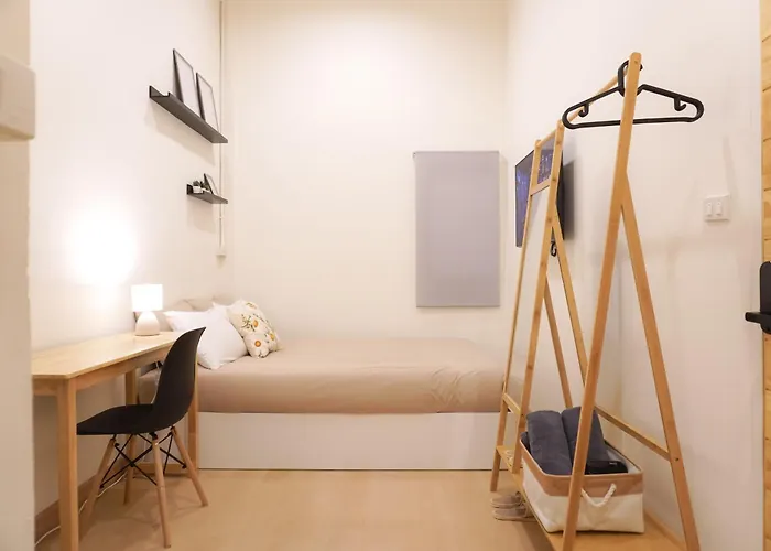 Гостевой дом Buddy House In Chinatown - Private Walk To Mrt 3*