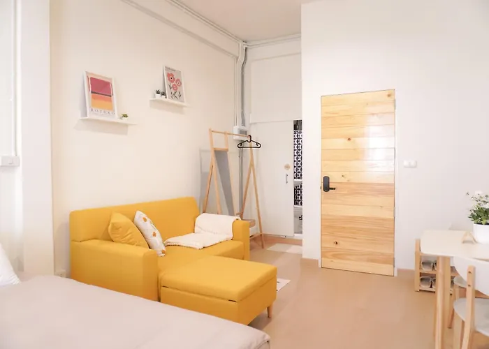 Гостевой дом Buddy House In Chinatown - Private Walk To Mrt 3*